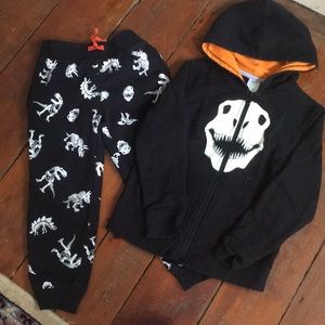 🦖 dinosaur pants and sweatshirt GLOWS  🦖